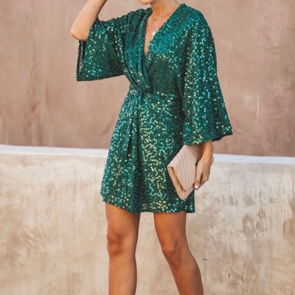 NWOT Sparks Fly green kimono sequin dress